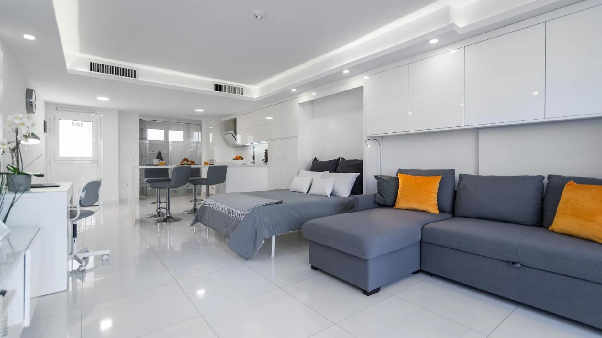 Holiday Home Luxury Loft Gc kontakter